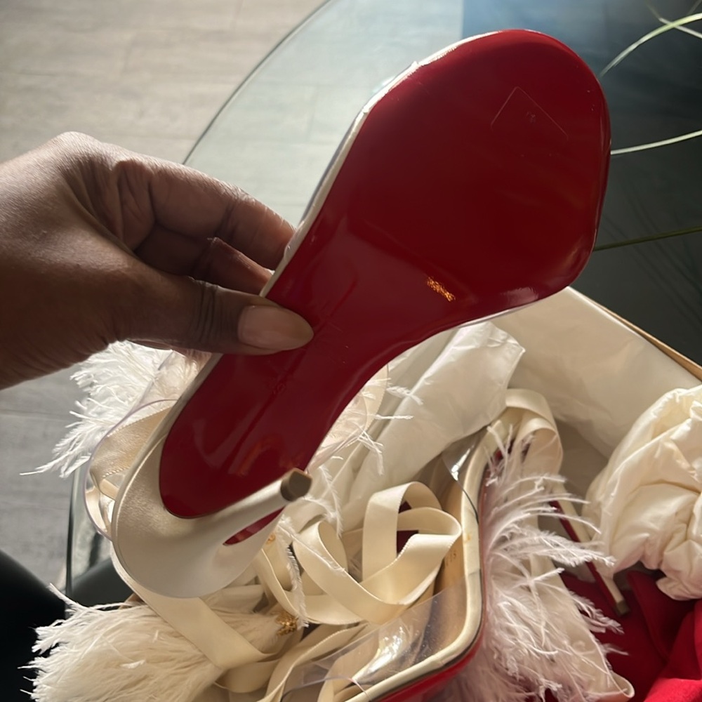 Limited edition Christian louboutins. Size 39.5. - Picture 4 of 5